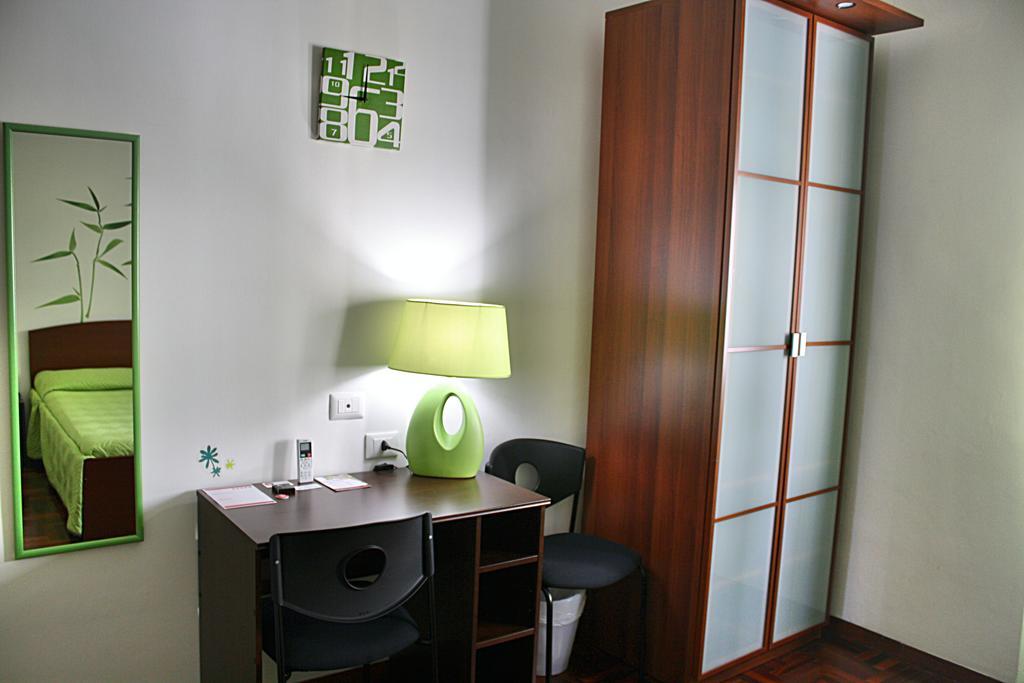 Take It Easy Roma Guest House Szoba fotó